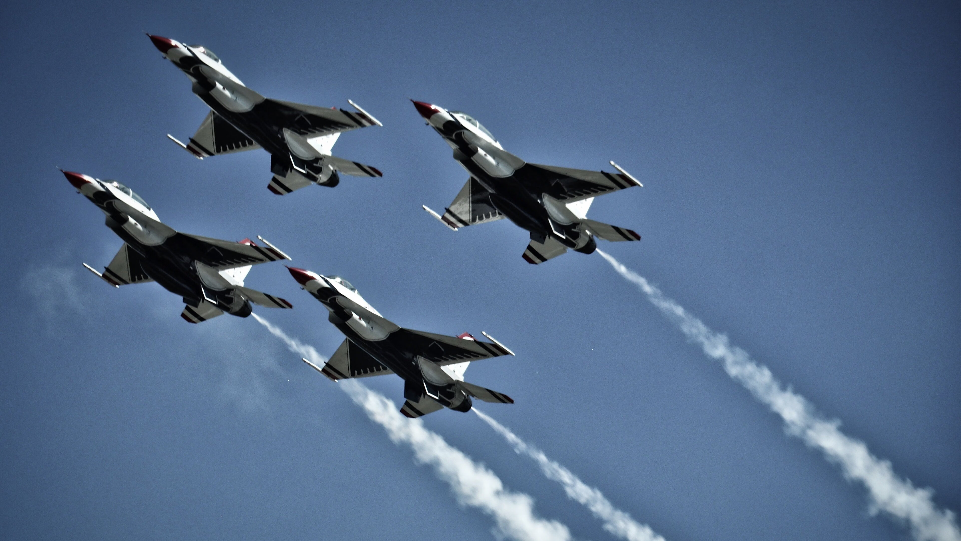 铁血蓝领变身关键先生！霍勒迪31分助尼克斯客场击溃独行侠